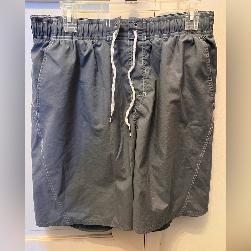 Nike men’s board shorts blue/gray size L w/brief liner